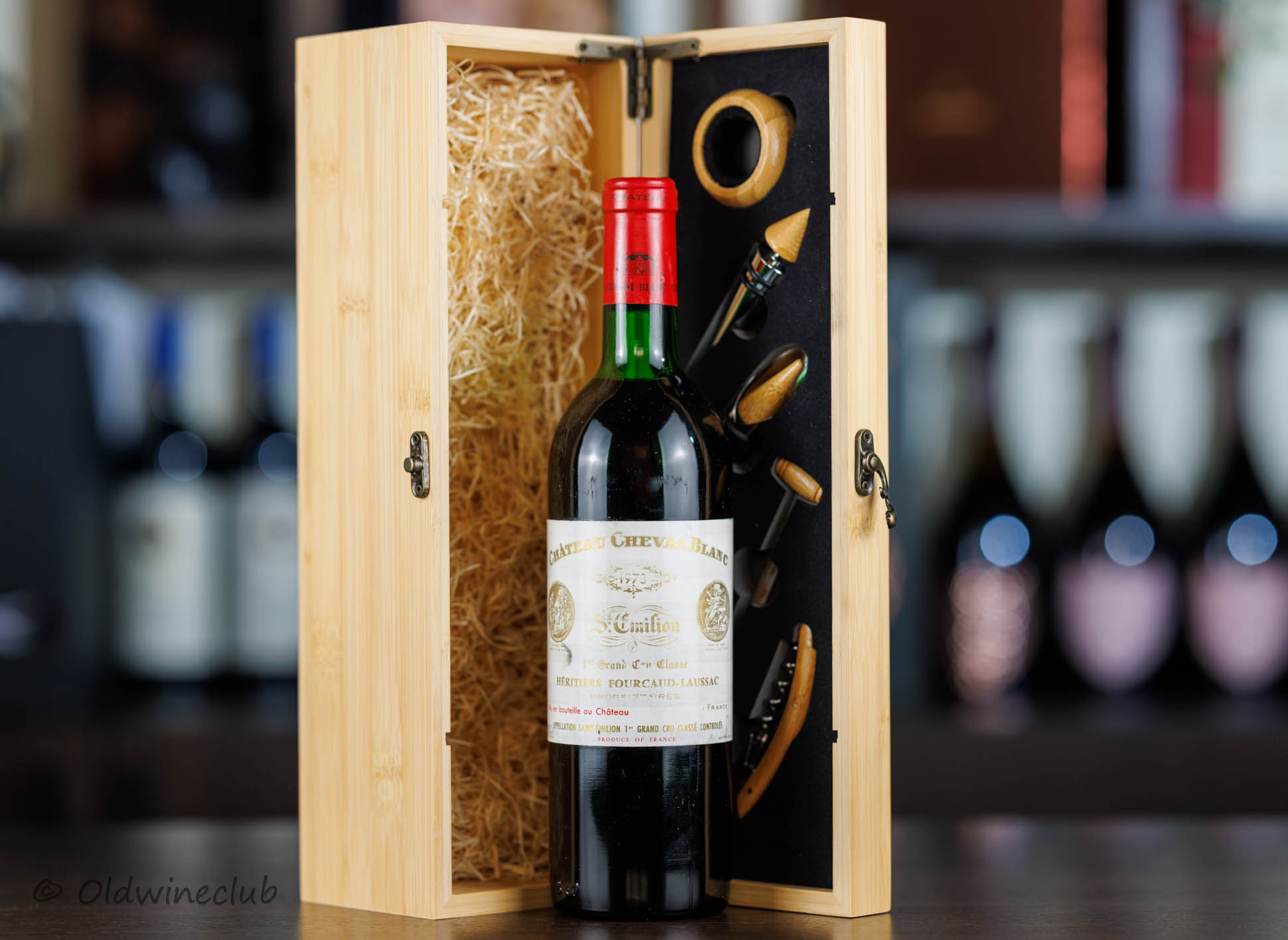 Вино Chateau Cheval Blanc 1973 года