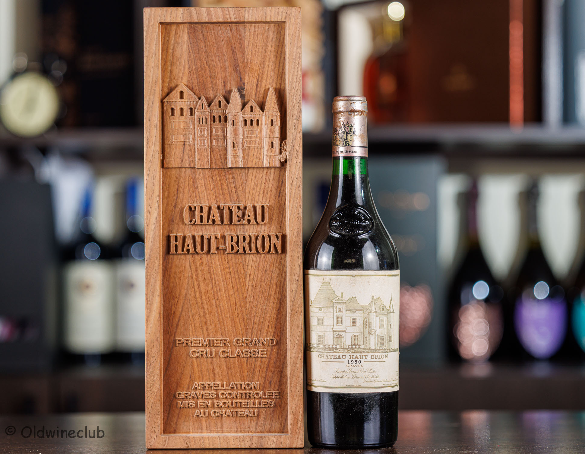 вино Chateau Haut-Brion 1980 года в коробке