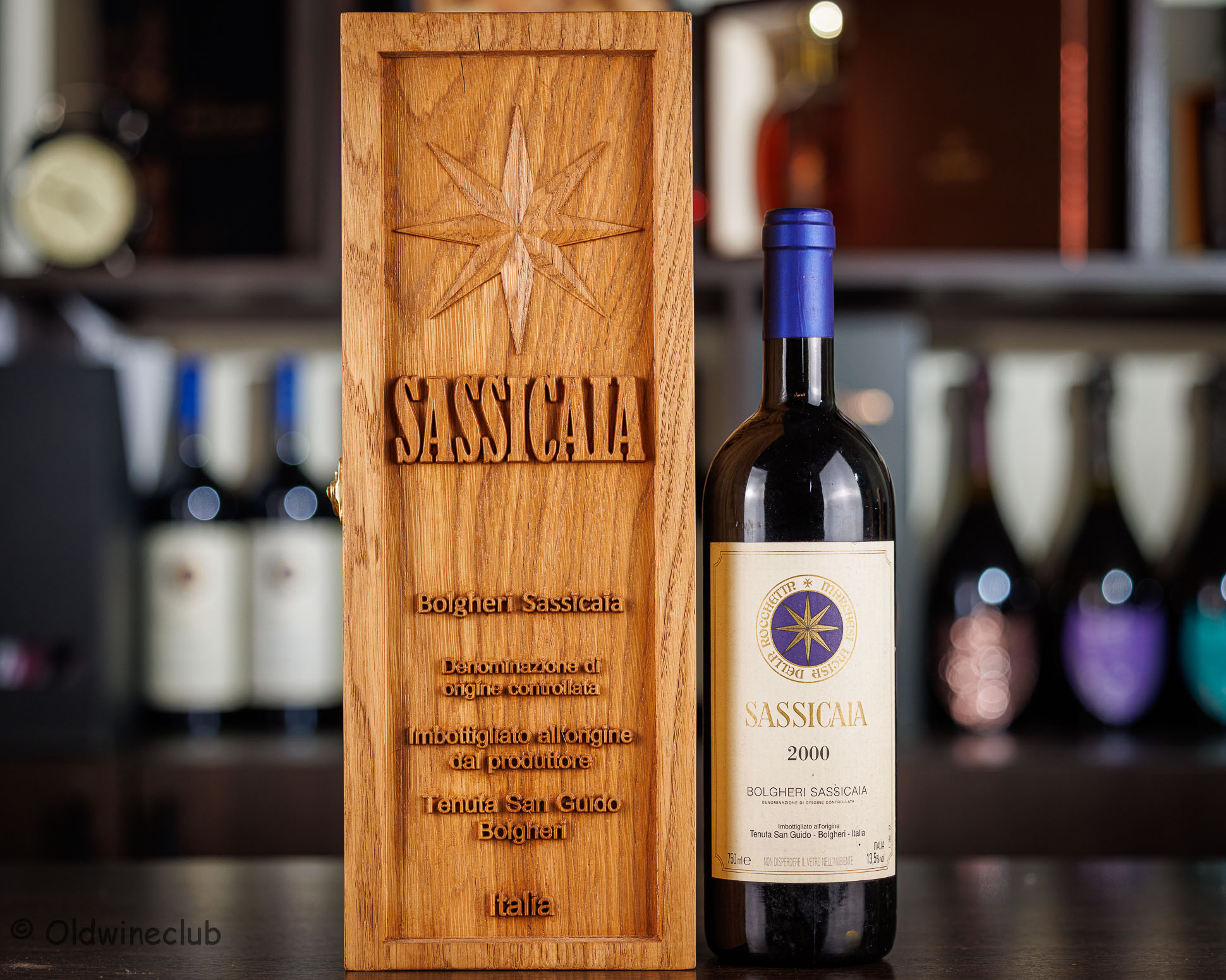 вино sassicaia 2000 года в коробке